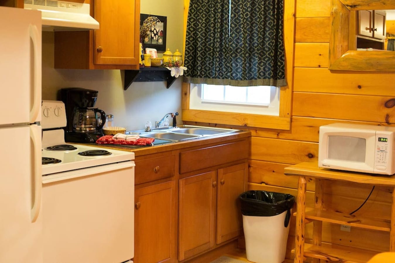 Full kitchen in the Hope Suite